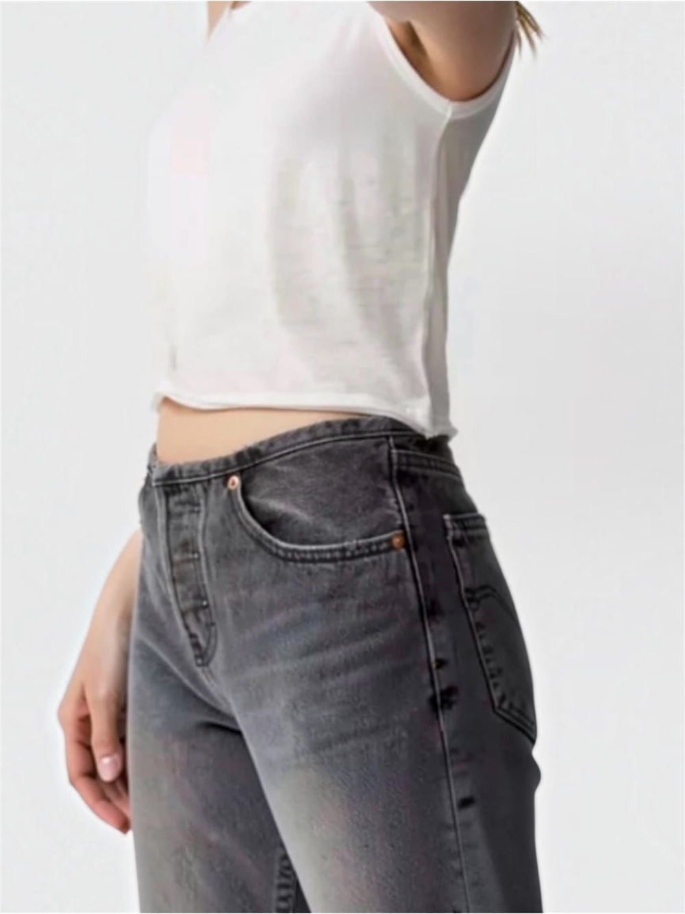 Levi’s 501 Straight Leg High Rise Raw Hem Jean in Washed Black Size 28/30